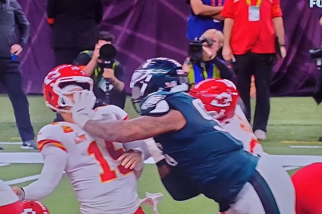 Milton Williams humiliates Patrick Mahomes in super bowl LIX